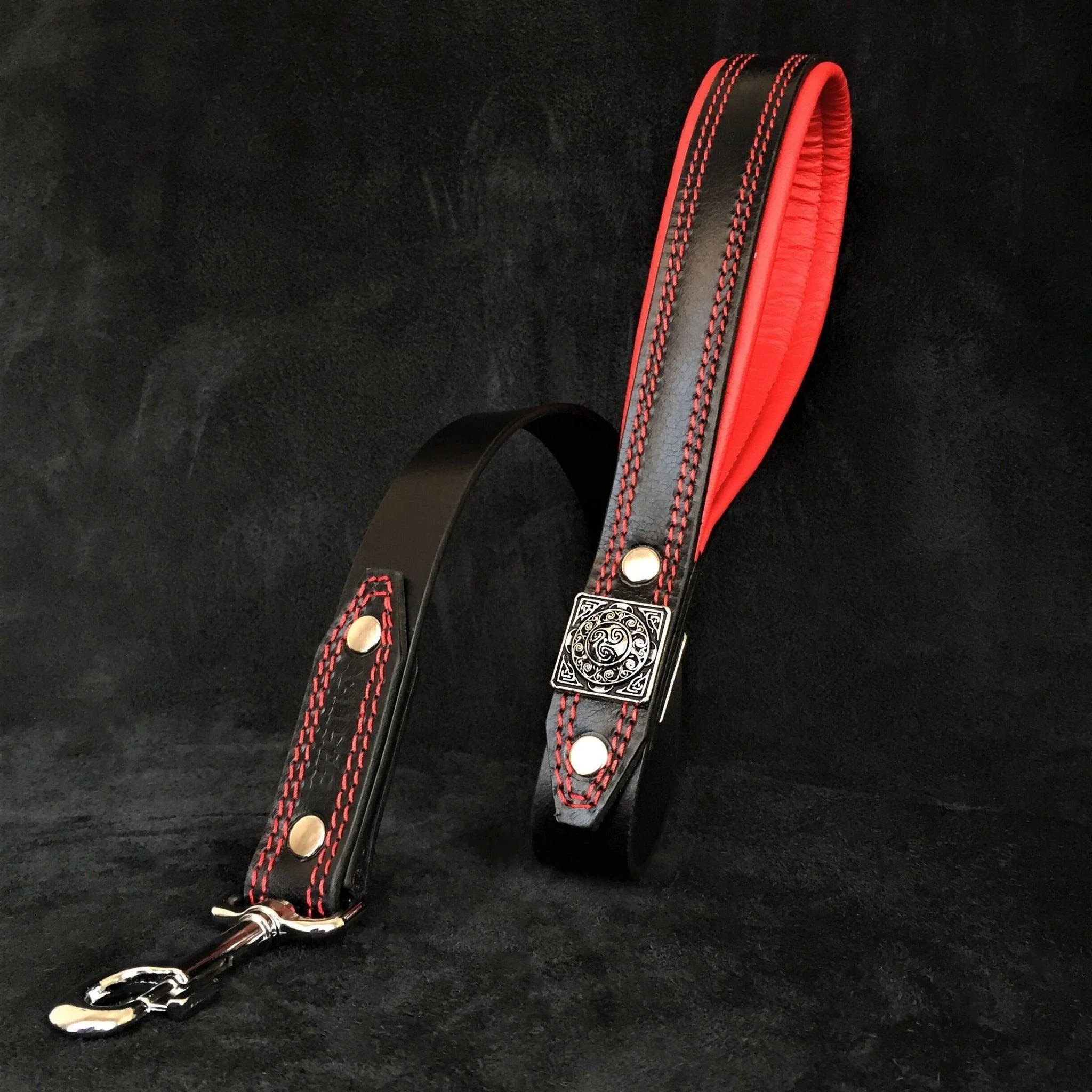 The "Eros" collar 2.5 inch wide black & red - Image 2